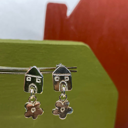 'Let The Gardens Take Over' Studs