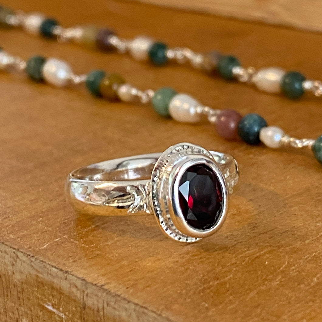 Garnet Ring (N / 6 1/2)